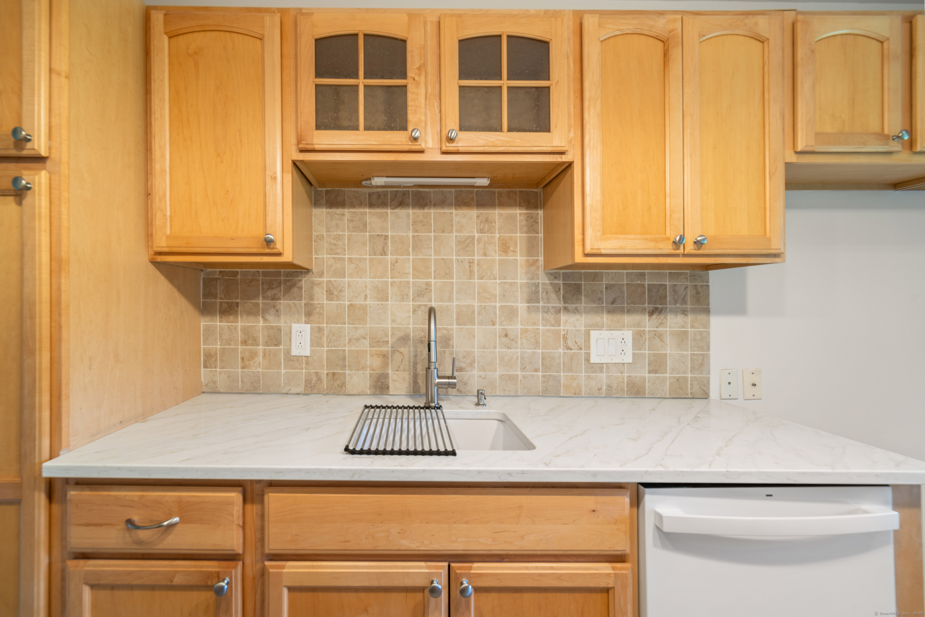 57 Heritage Village #C, Southbury, Connecticut image 4