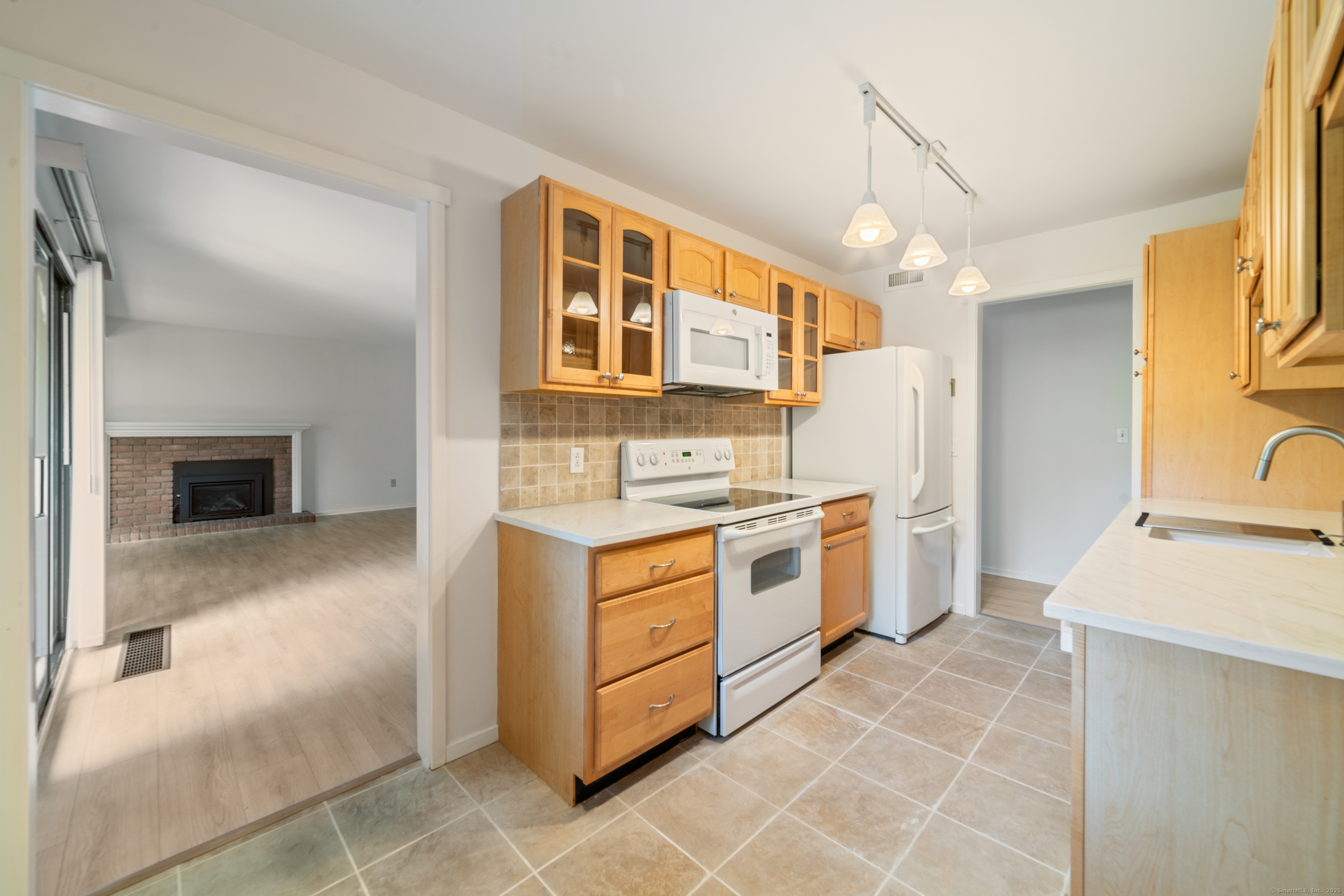 57 Heritage Village #C, Southbury, Connecticut image 7