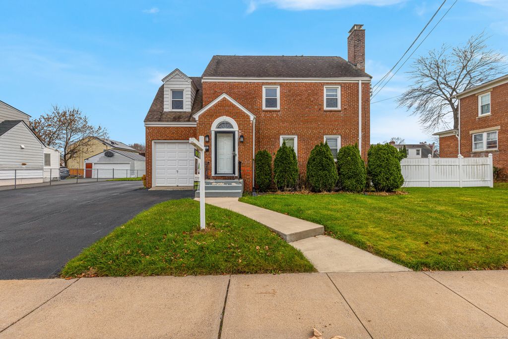 Photo of 281 Brown Street, Hartford, CT 06114 (MLS # 24142115)