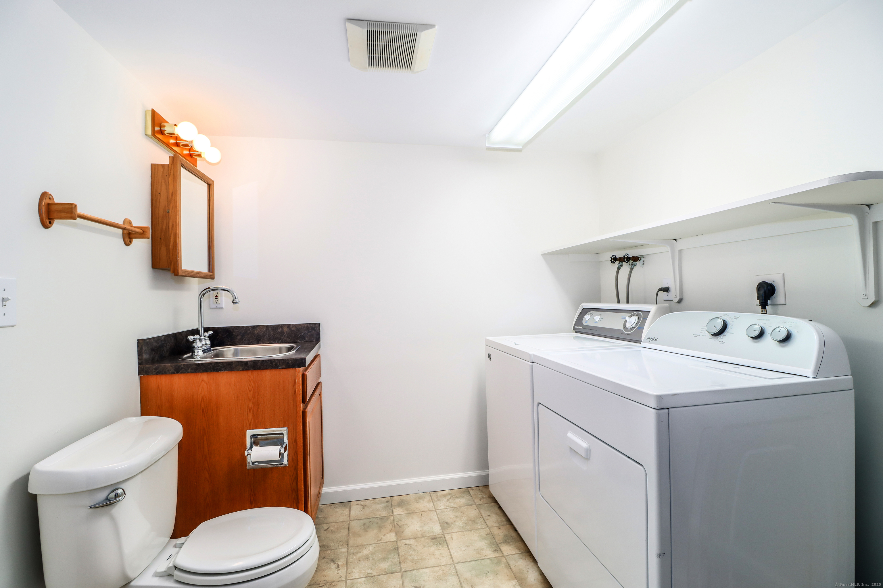 33 Frank Street, Trumbull, Connecticut image 33