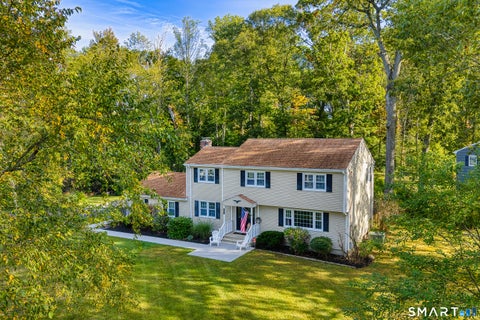 Homes For Sale - 36 Greenbrier Road<br/> Fairfield County, Trumbull, CT 06611