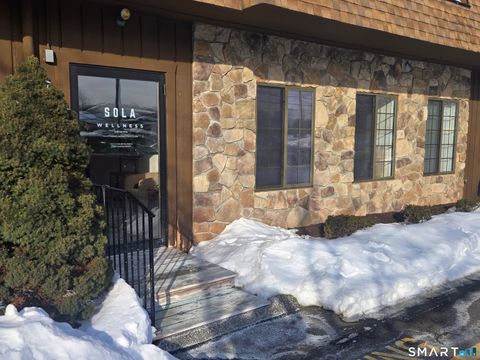 304 Federal Road 201/202 Brookfield CT 06804