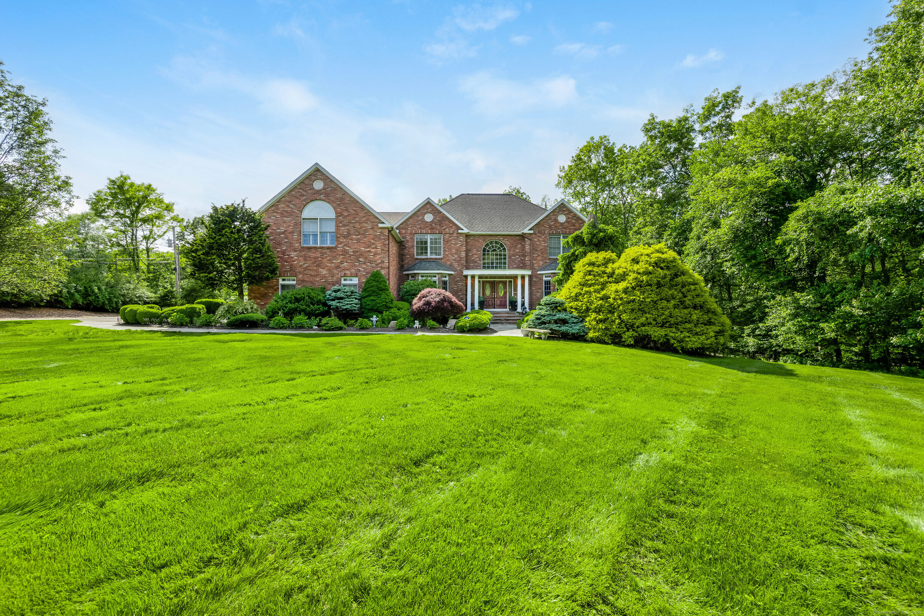 90 Soundview Avenue