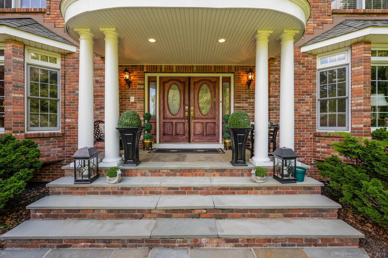 90 Soundview Avenue