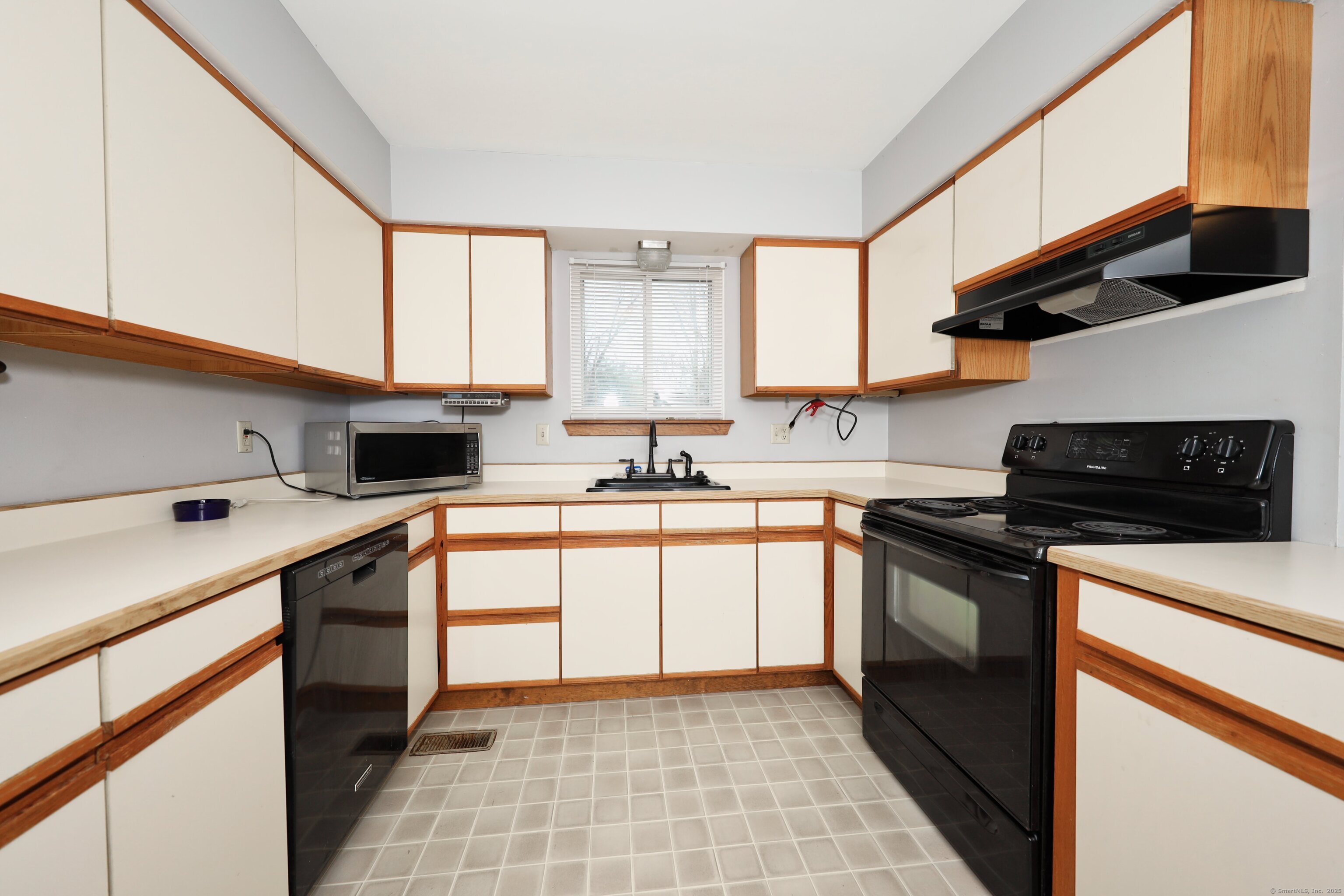 69 Northwest Drive #APT 60, Plainville, Connecticut image 7