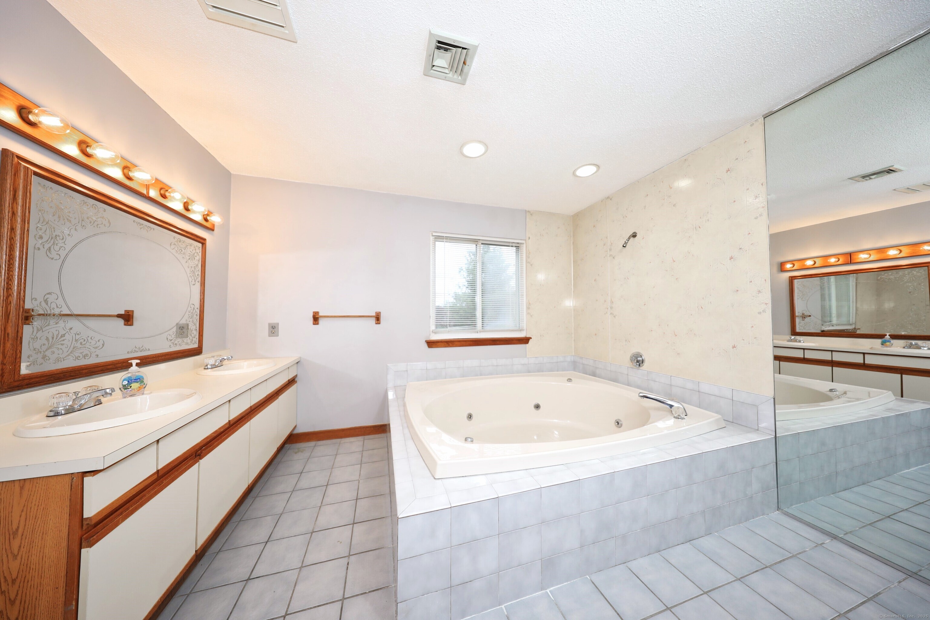 69 Northwest Drive #APT 60, Plainville, Connecticut image 17