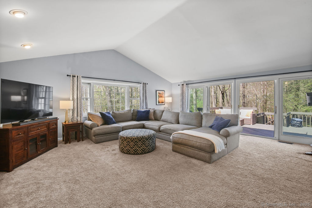 8 Gregory Lane, Simsbury, Connecticut image 2