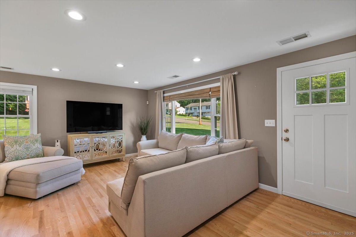 2 Sunwoods Circle