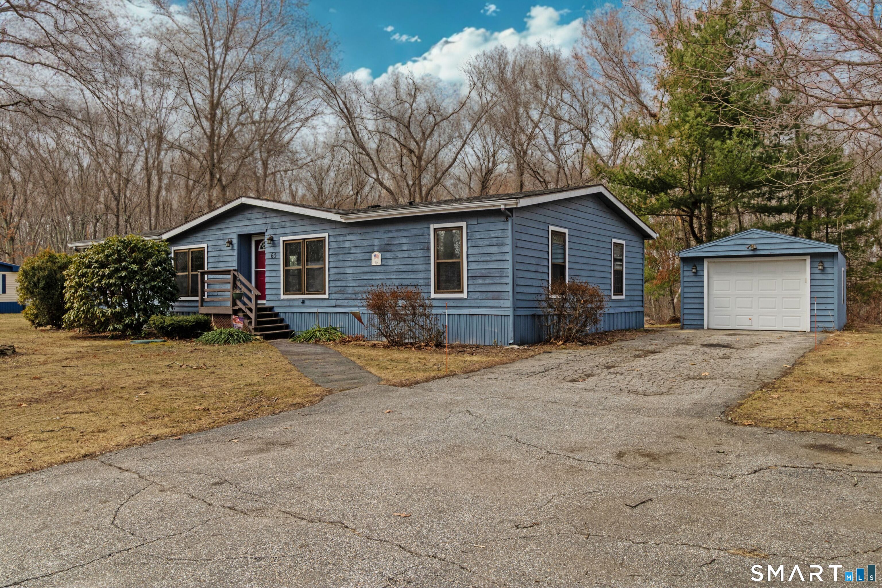 65 Colchester Commons