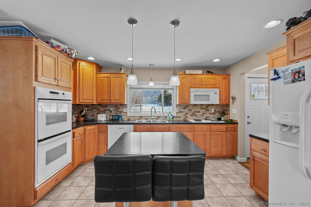180 Baltic Road, Norwich, Connecticut image 2