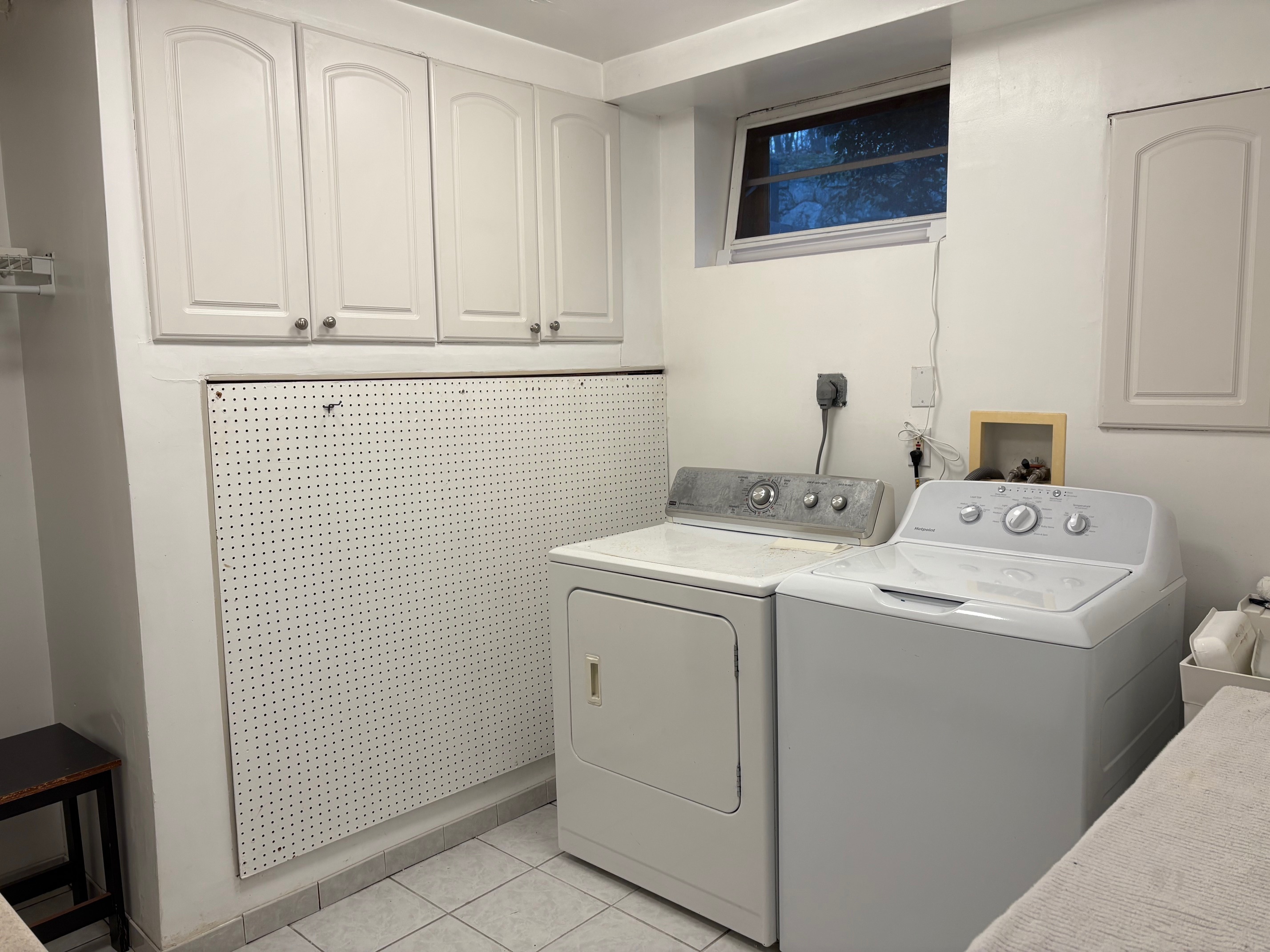 Stamford, Connecticut 06903, United States, 5 Bedrooms Bedrooms, ,3 BathroomsBathrooms,Residential,Active,246725