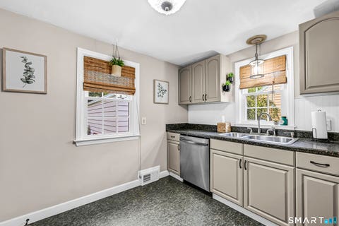 Tiny photo for 33 Edgemere Avenue, West Hartford, CT 06110 (MLS # 24196020)
