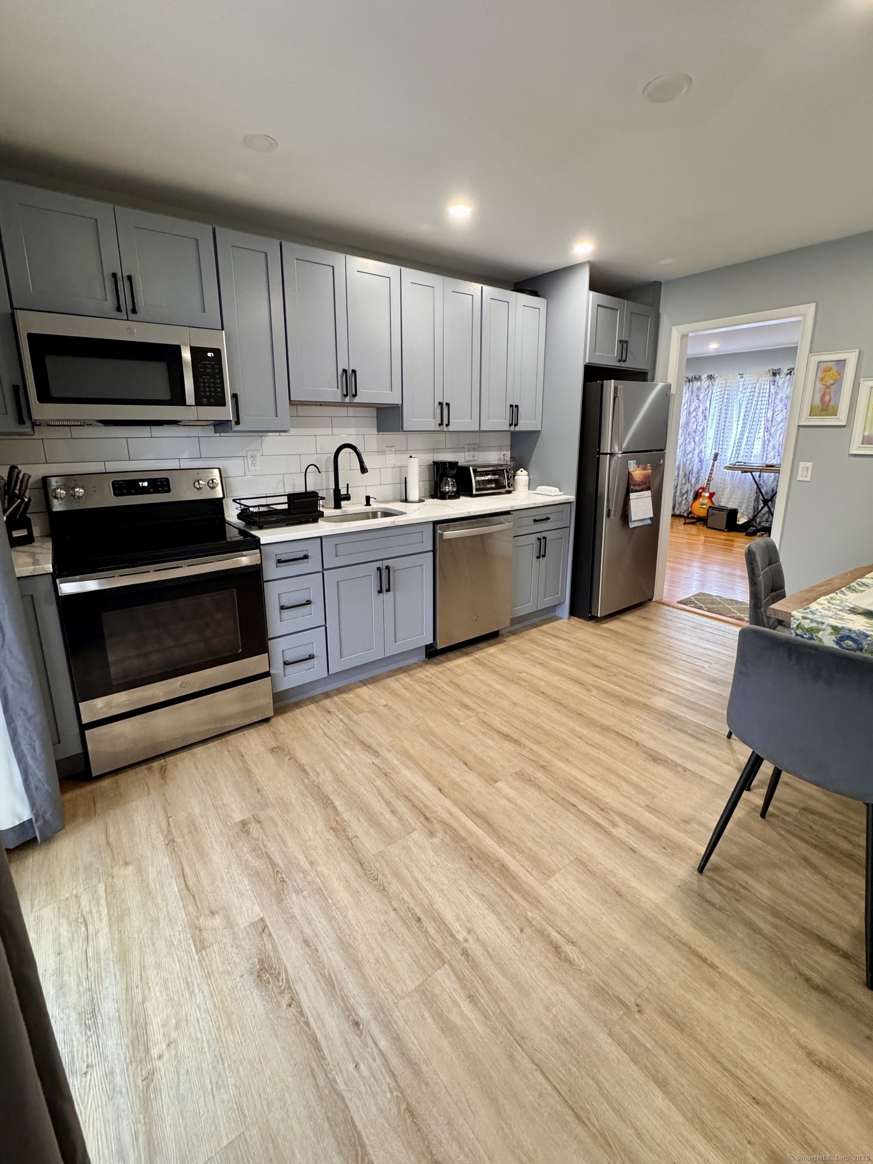 230 Cherry Hill Drive #2B, Bridgeport, Connecticut image 1