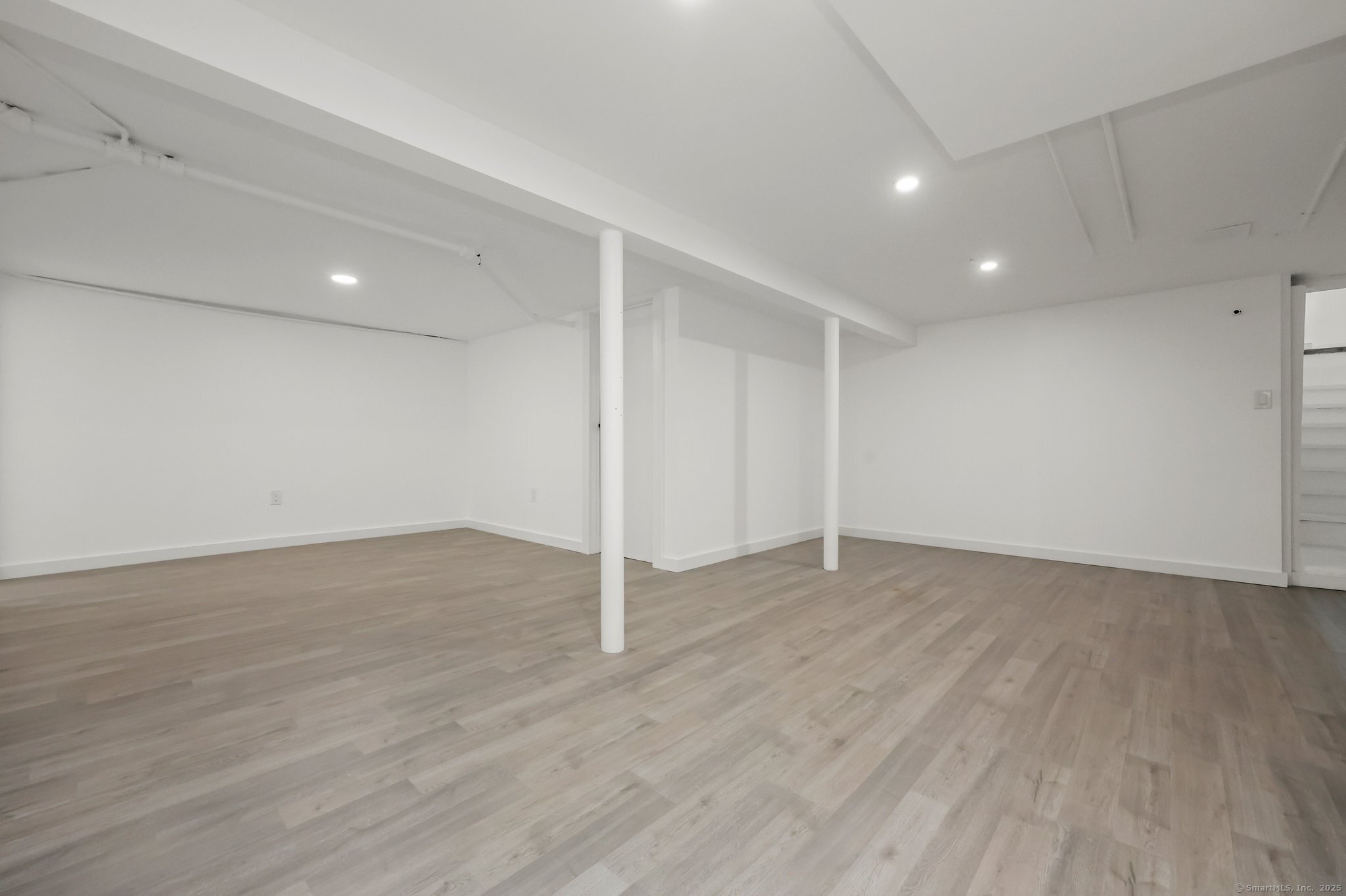 Bridgeport, Connecticut 06606, United States, 3 Bedrooms Bedrooms, ,2 BathroomsBathrooms,Residential,Active,19477