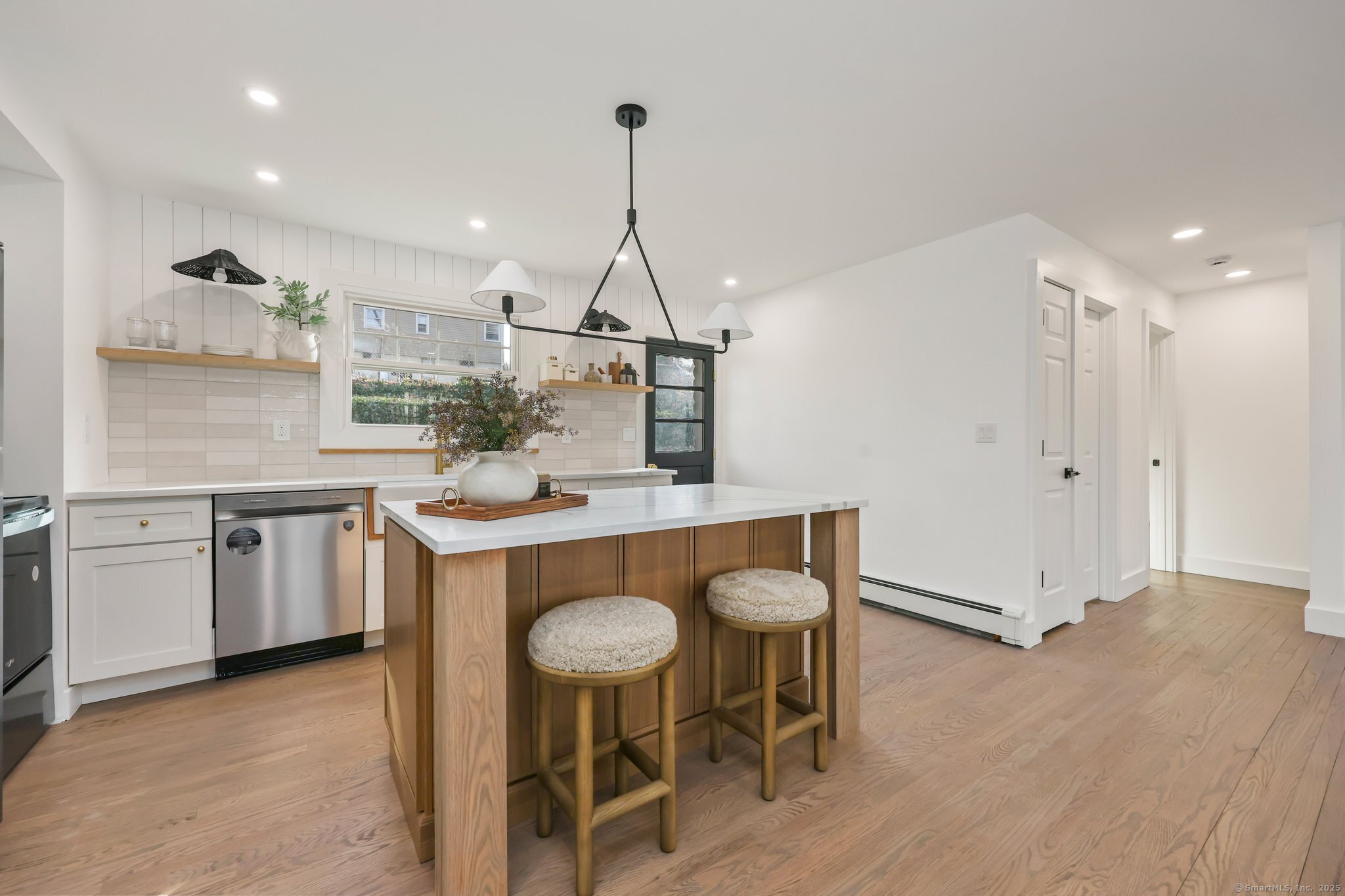 Bridgeport, Connecticut 06606, United States, 3 Bedrooms Bedrooms, ,2 BathroomsBathrooms,Residential,Active,19477