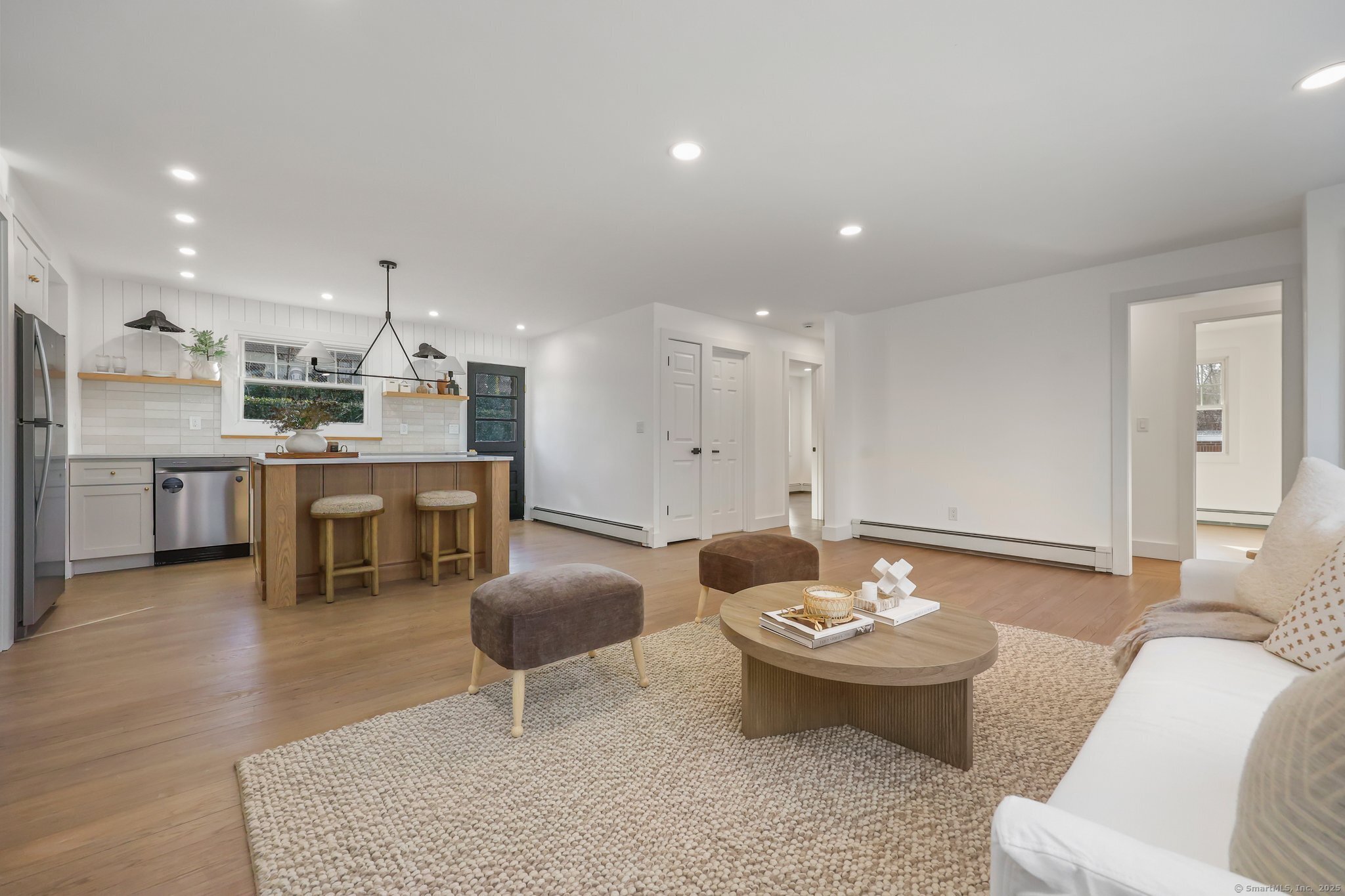 Bridgeport, Connecticut 06606, United States, 3 Bedrooms Bedrooms, ,2 BathroomsBathrooms,Residential,Active,19477