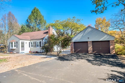 95 Dyer Ave – Investment Home