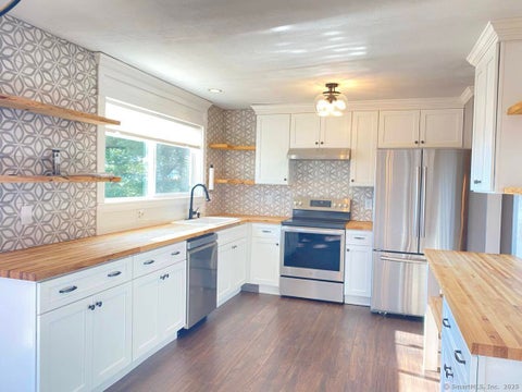 Multifamily For Rent - 10 Fleetwood Drive<br/> Danbury, CT 06810