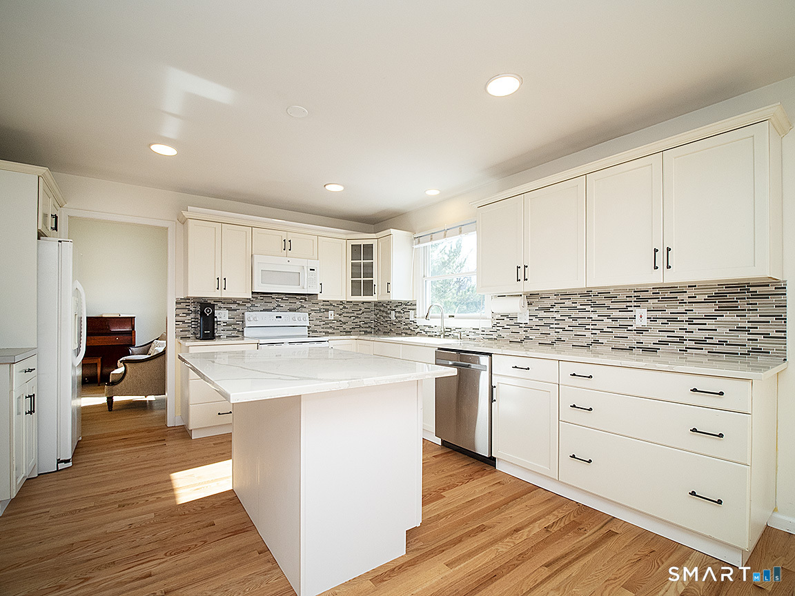 81 Old Stratfield Road