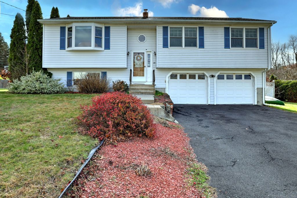 Photo of 24 Windview Drive, Naugatuck, CT 06770 (MLS # 24140804)