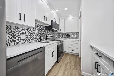 Tiny photo for 17 Wauwinet Court #17, Guilford, CT 06437 (MLS # 24197060)