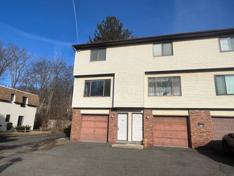 18 Dallas Terrace apt 1, Waterbury, CT 06705 - #: 24078105