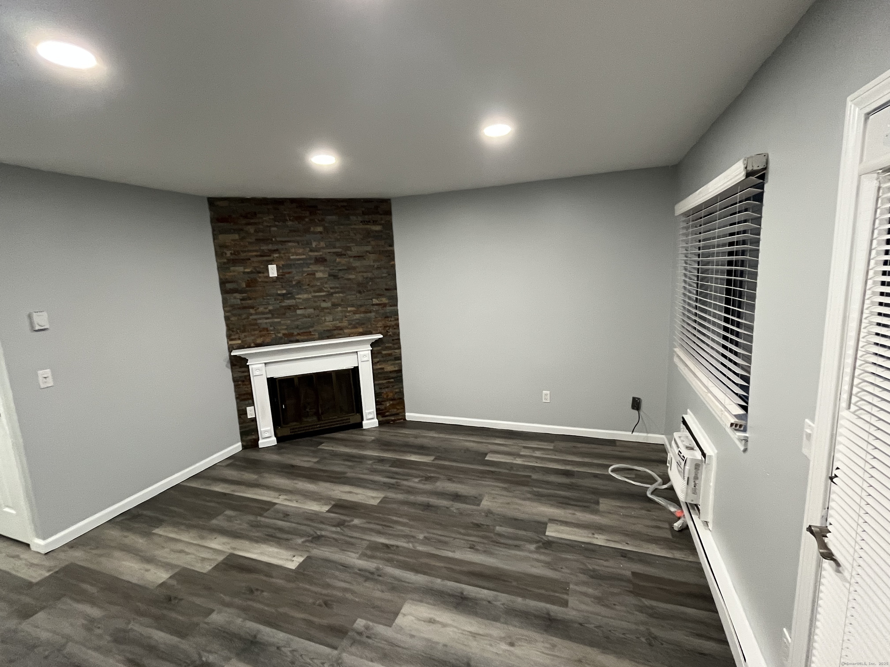 18 Dallas Terrace #APT 1, Waterbury, Connecticut image 5