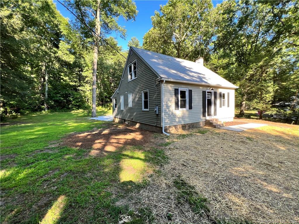 Secret Lake Road, Canton, Connecticut - 3 Bedrooms  
2 Bathrooms  
5 Rooms - 