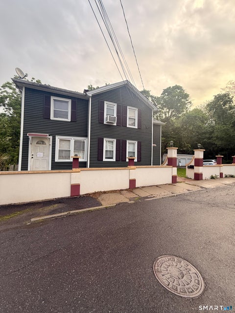 Multifamily For Sale - 7 Linden Place<br/> Meriden, CT 06450