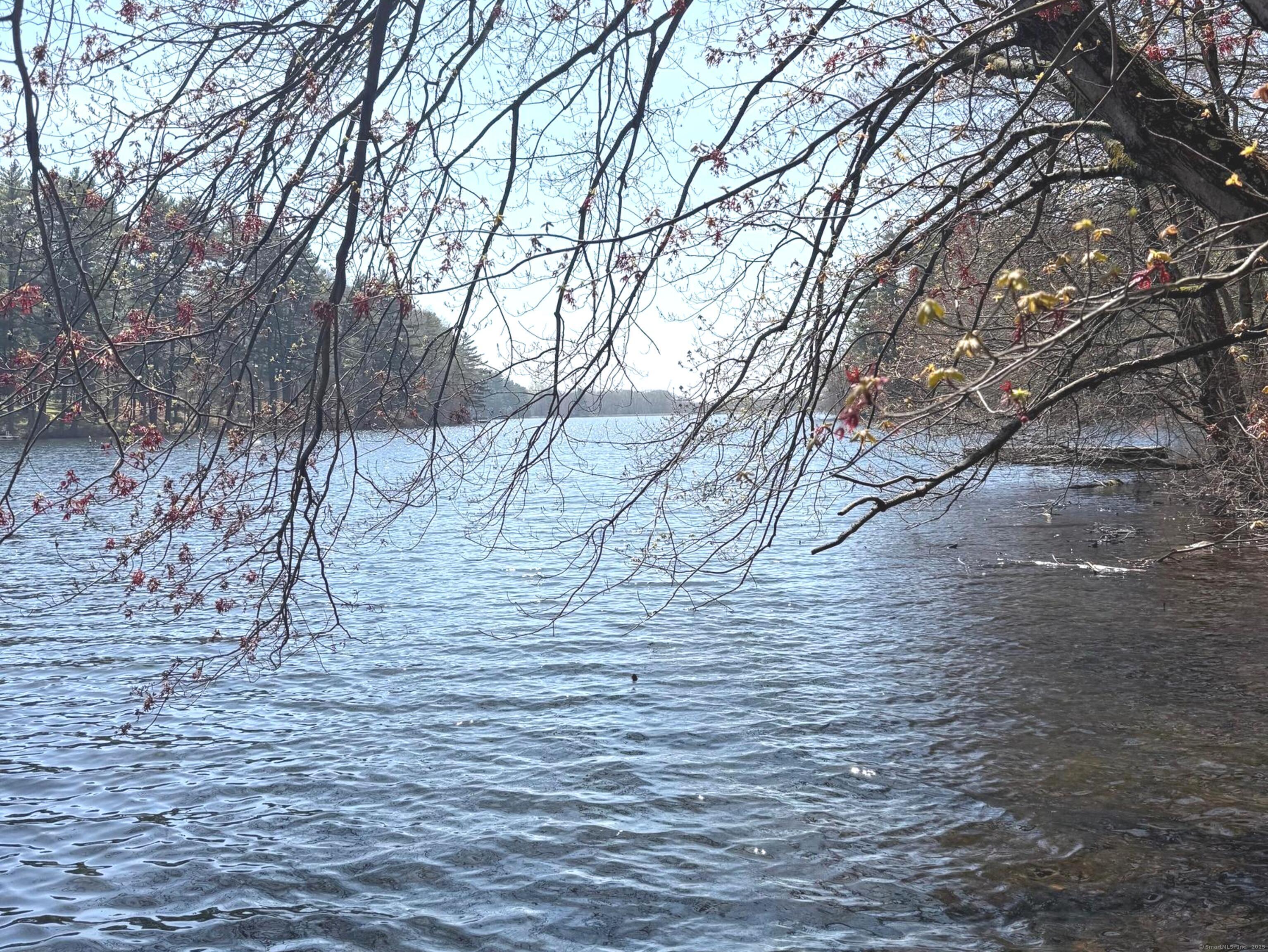 Beaver Dam Access Road, Stratford, Connecticut - 4 Bedrooms  
4 Bathrooms  
8 Rooms - 