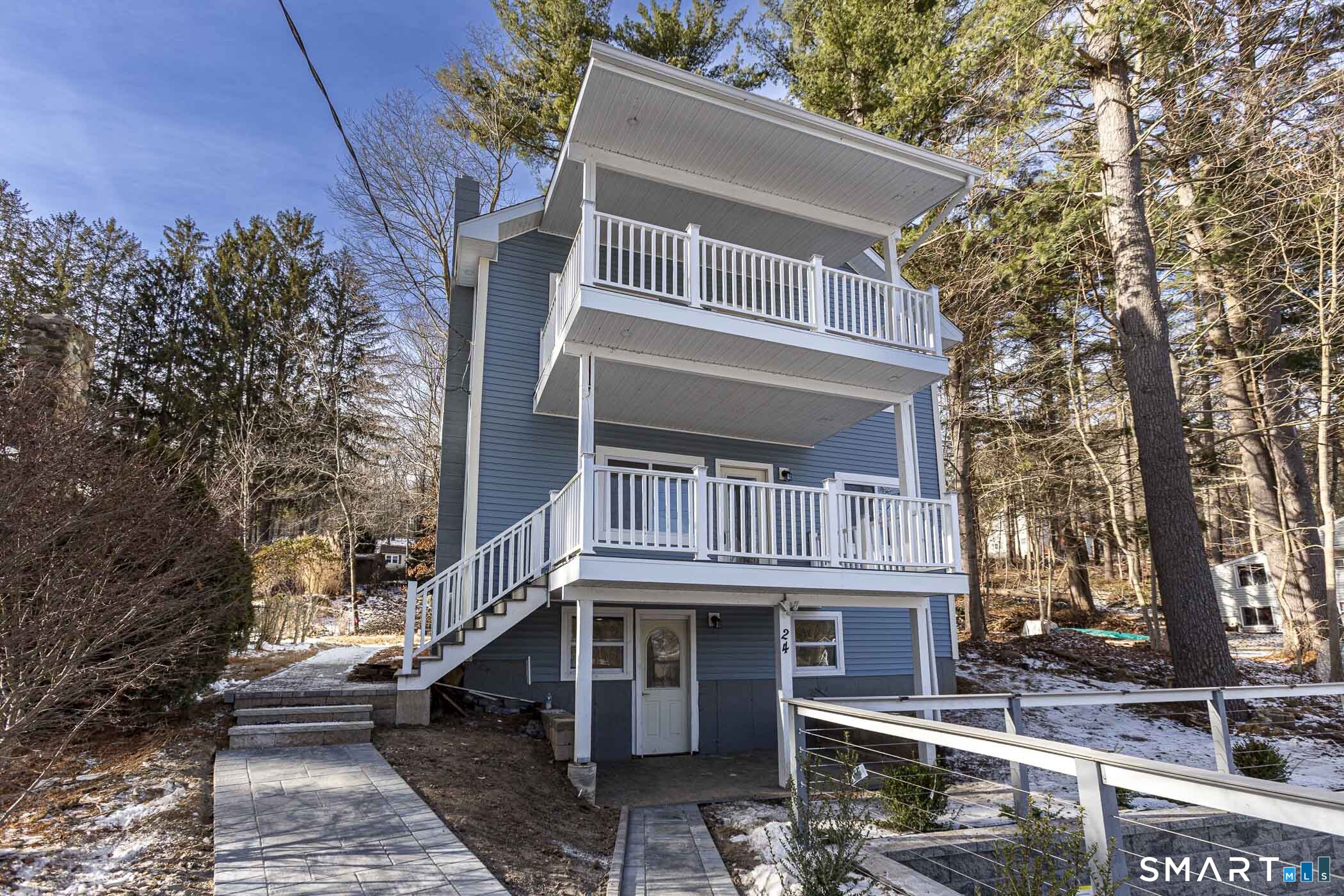 24 Lake Shore Boulevard