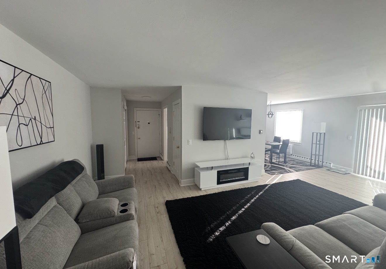 136 Deer Hill Avenue A6