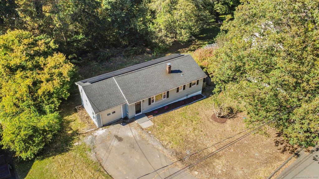 Photo of 3 Horseshoe Drive, Danbury, CT 06811 (MLS # 24132887)