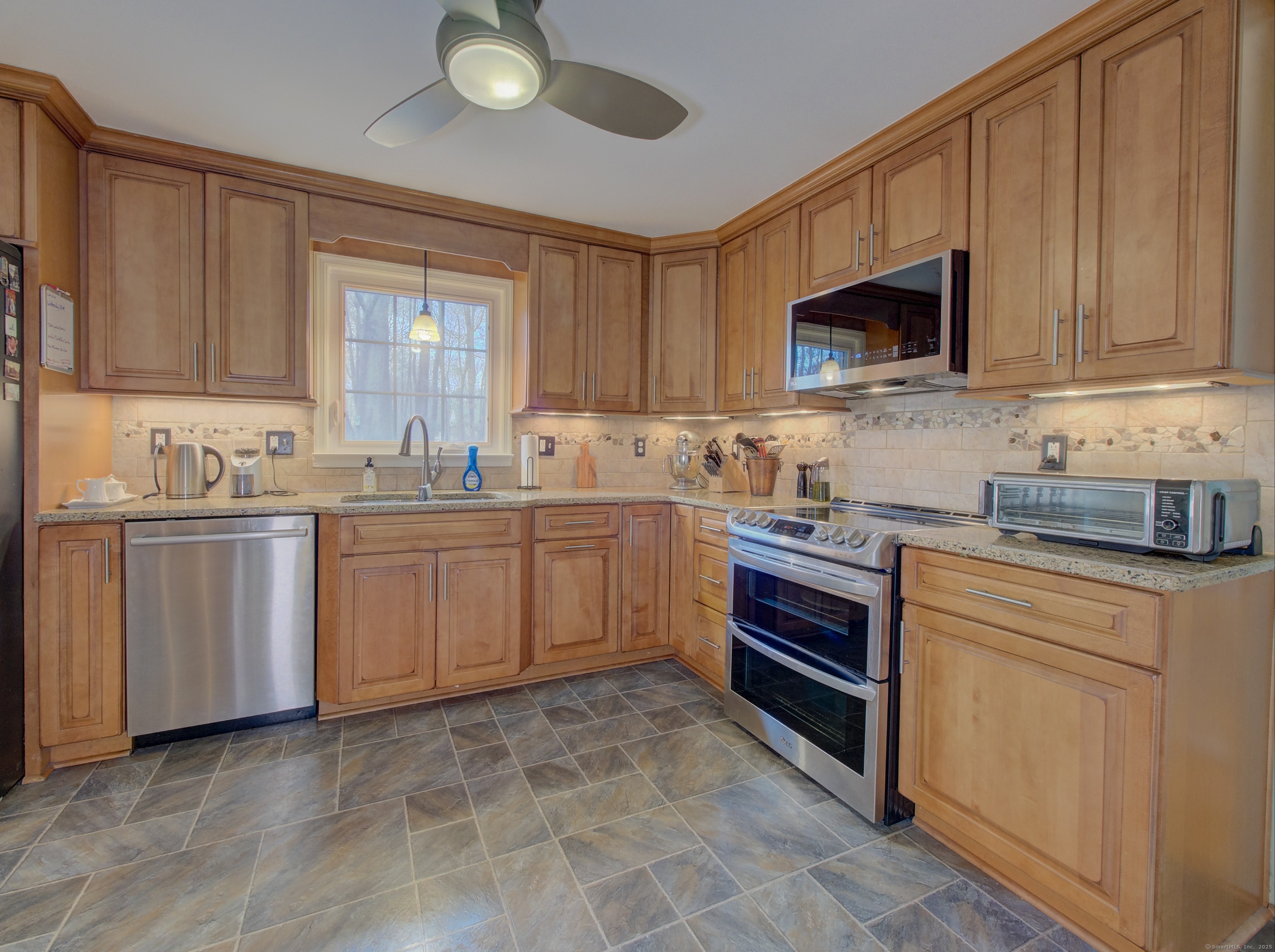 70 Pheasant Run Drive, Ledyard, Connecticut image 16