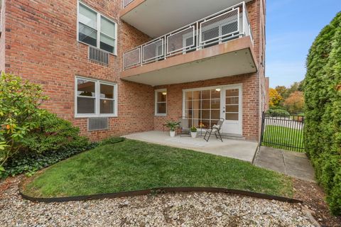 Tiny photo for 4 Putnam Hill #1C, Greenwich, CT 06830 (MLS # 24136075)