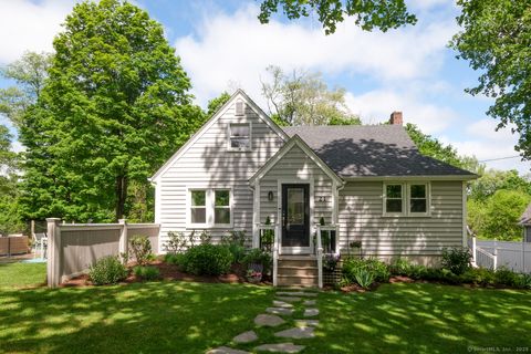 21 Perry Street Salisbury CT 06039
