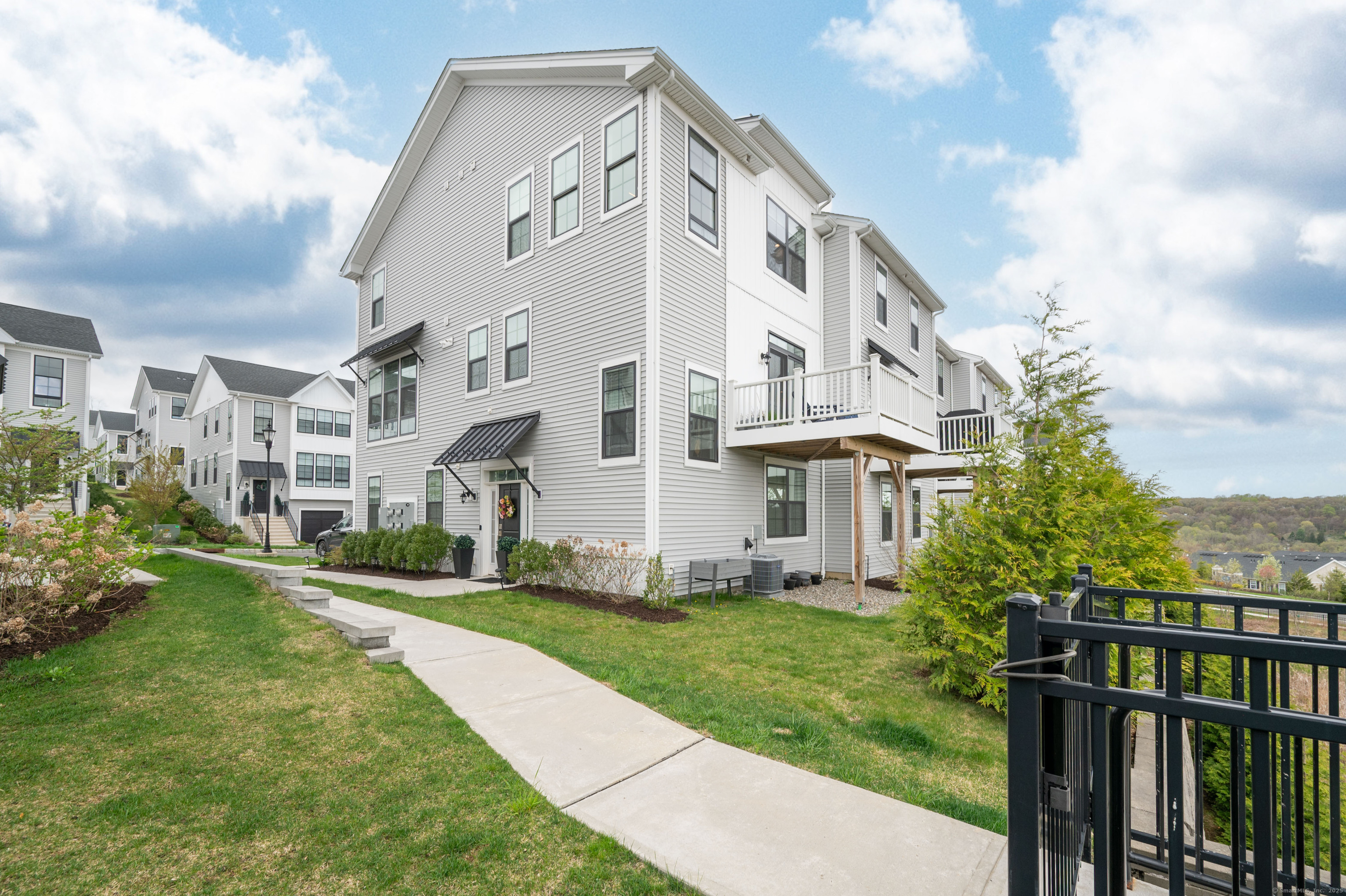 137 Brentwood Circle #137, Danbury, Connecticut image 2