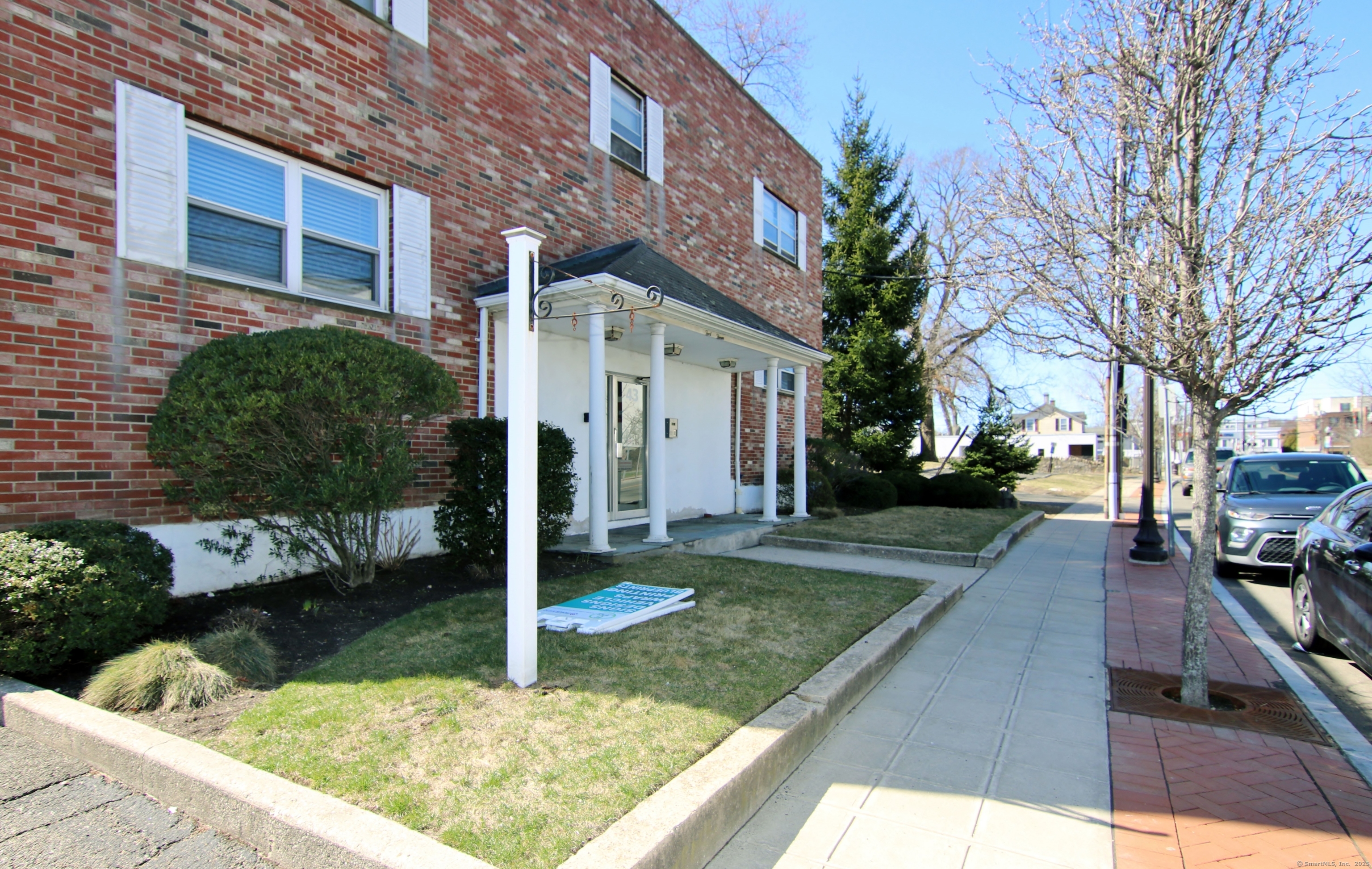 Rental Property at Crescent Street Apt 11, Stamford, Connecticut - Bedrooms: 1 
Bathrooms: 1 
Rooms: 2  - $1,900 MO.