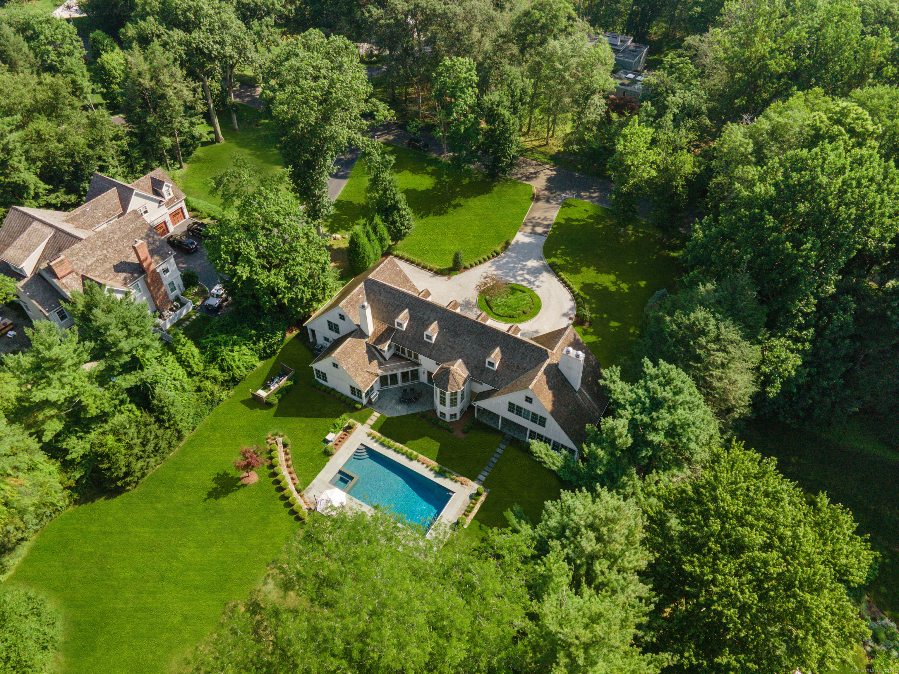 14 Woody Lane Lane, Westport, Connecticut - 6 Bedrooms  
7.5 Bathrooms  
15 Rooms - 