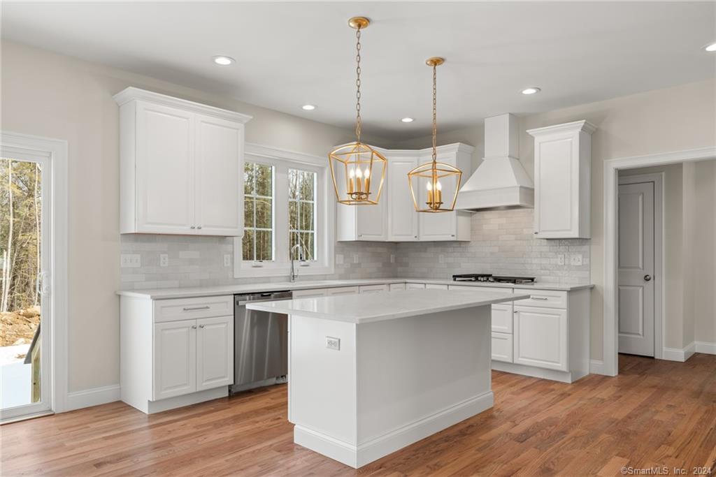 116 Holcomb Hill Road, New Hartford, Connecticut image 7