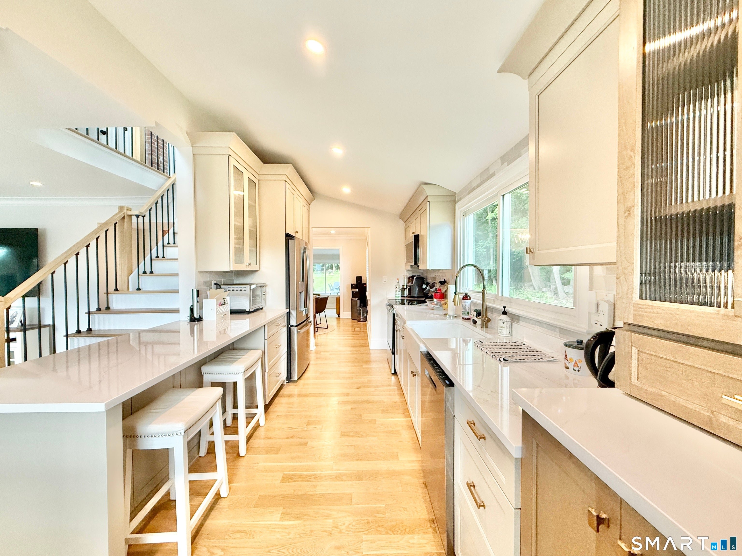 -225 Hoyt Street