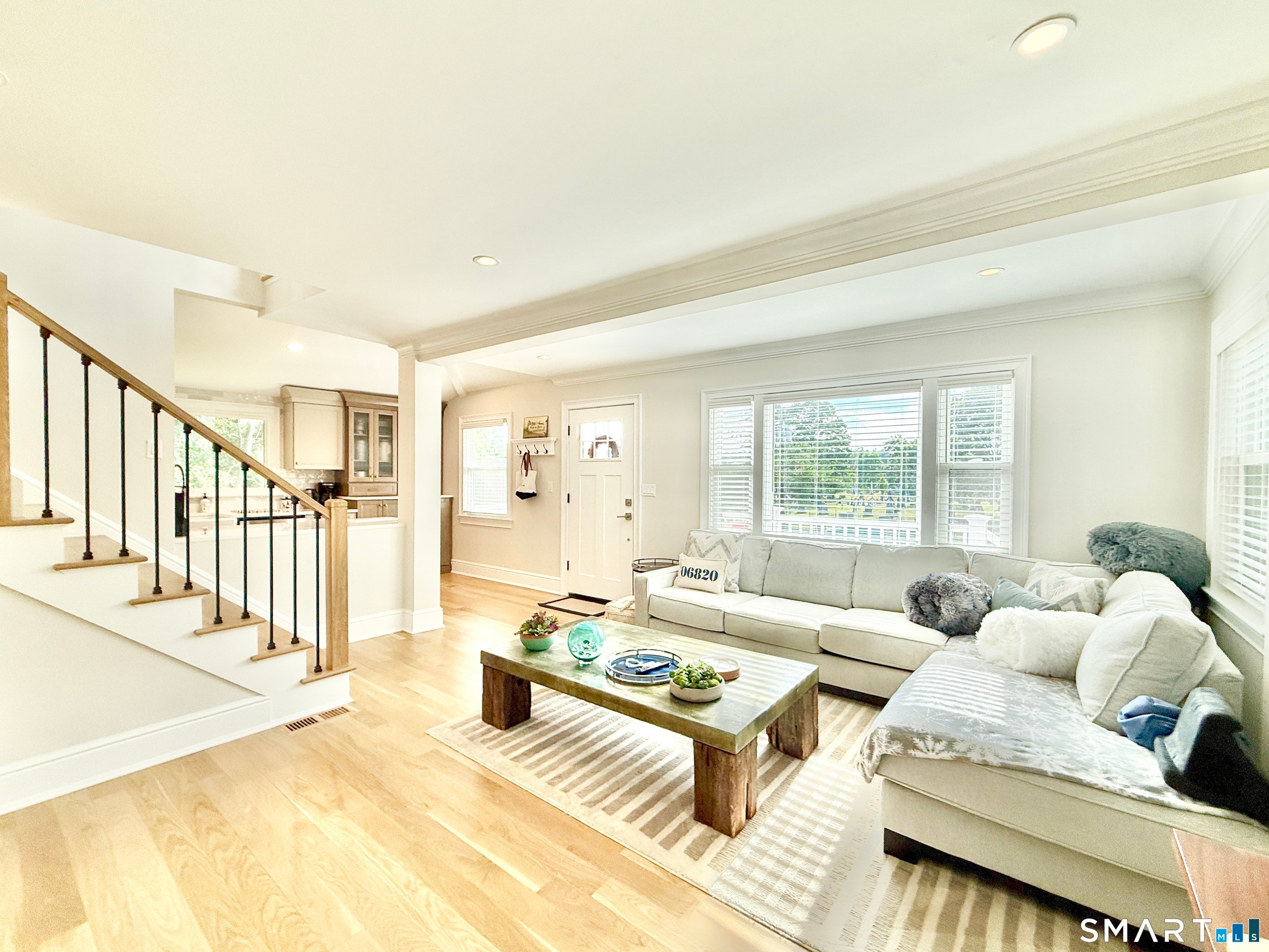 -225 Hoyt Street
