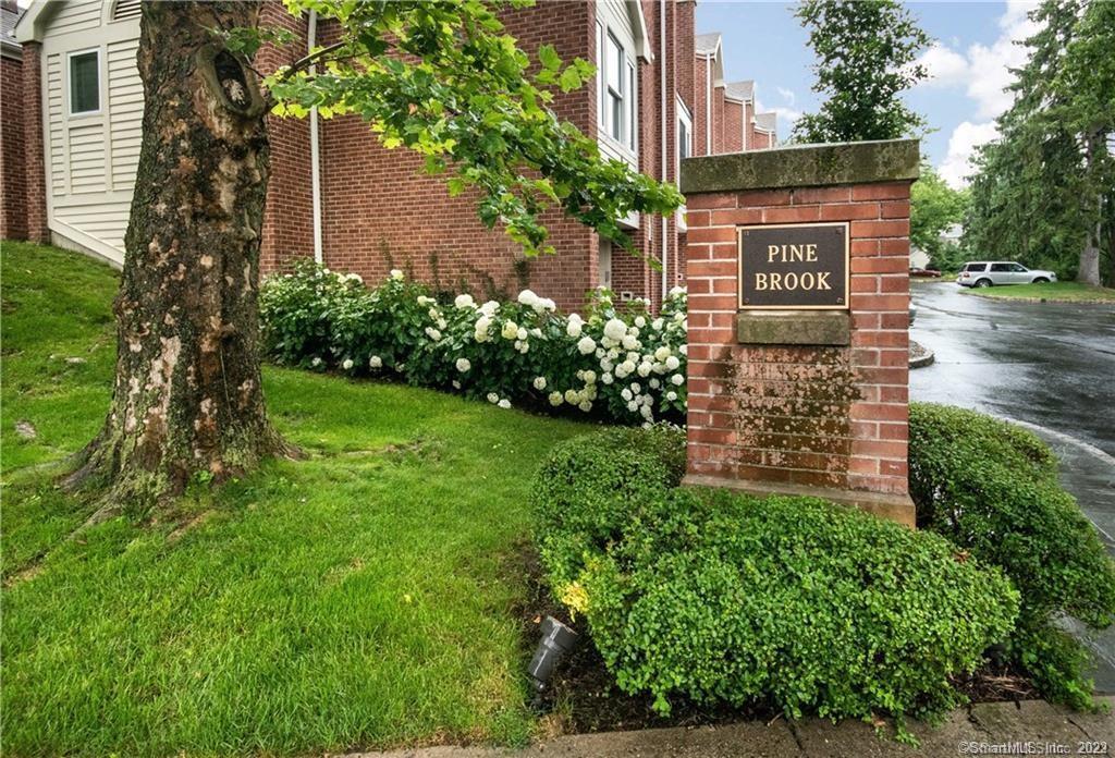 Photo 1 of 19 Pine Brook Lane, Darien, Connecticut, $740,000, Web #: 170381995