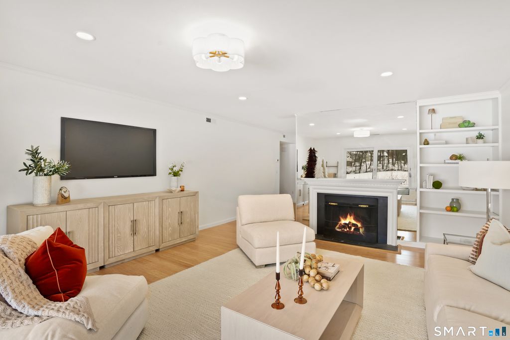 Photo of 119 Rowayton Woods Drive #119, Norwalk, CT 06854 (MLS # 24155547)