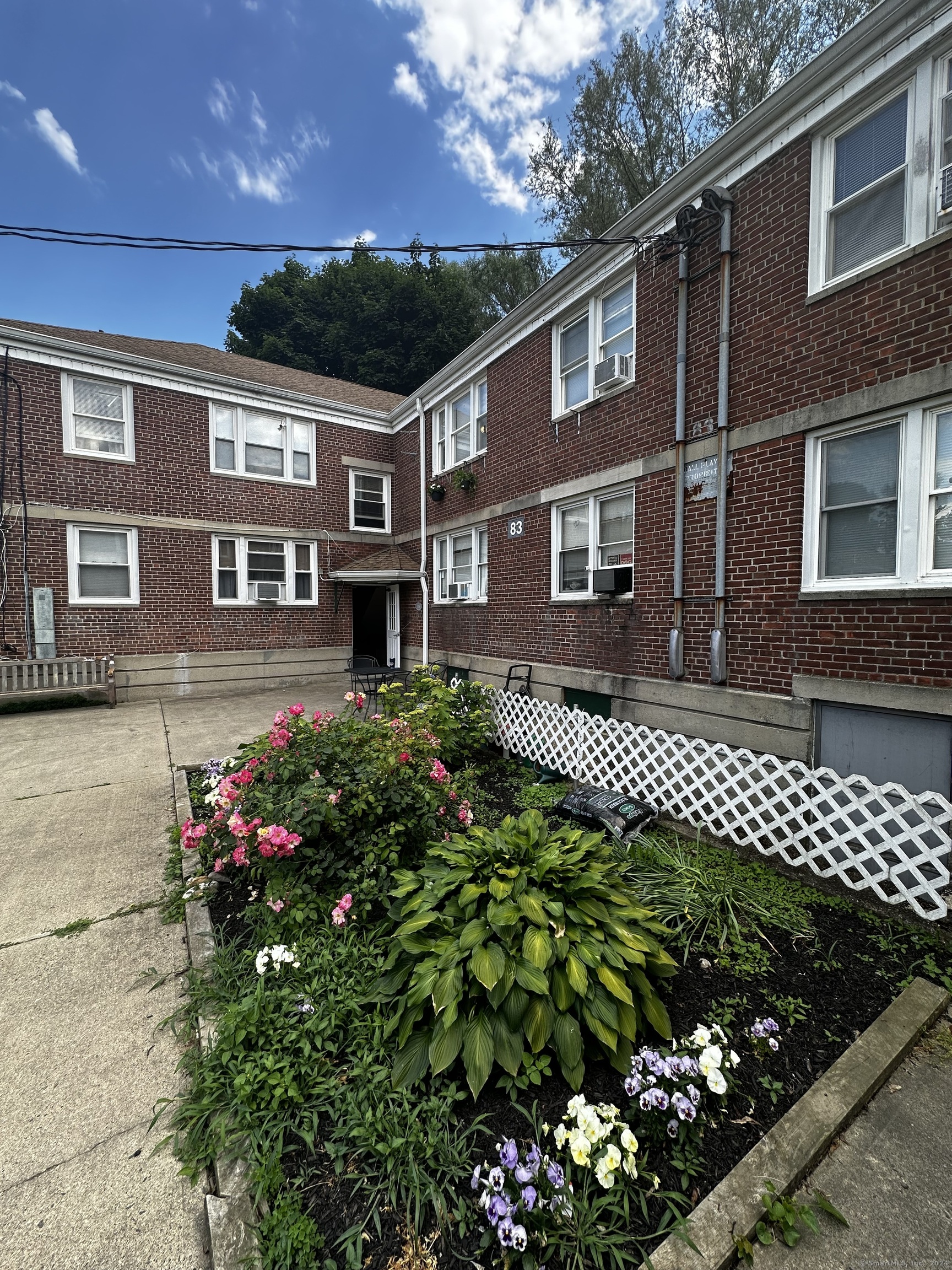 116 Canaan Bldg 83-13 Court, Stratford, Connecticut - 2 Bedrooms  
1 Bathrooms  
4 Rooms - 