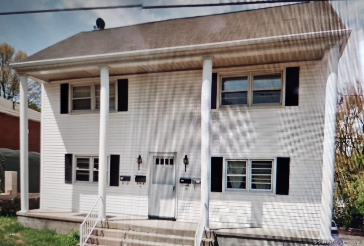 Rental Property at Linwood Street, Waterbury, Connecticut - Bedrooms: 1 
Bathrooms: 1 
Rooms: 3  - $900 MO.