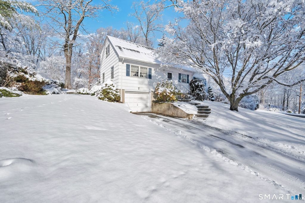 Photo of 415 Cascade Drive, Fairfield, CT 06825 (MLS # 24150189)