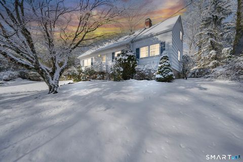 Photo of 415 Cascade Drive, Fairfield, CT 06825 (MLS # 24150189)