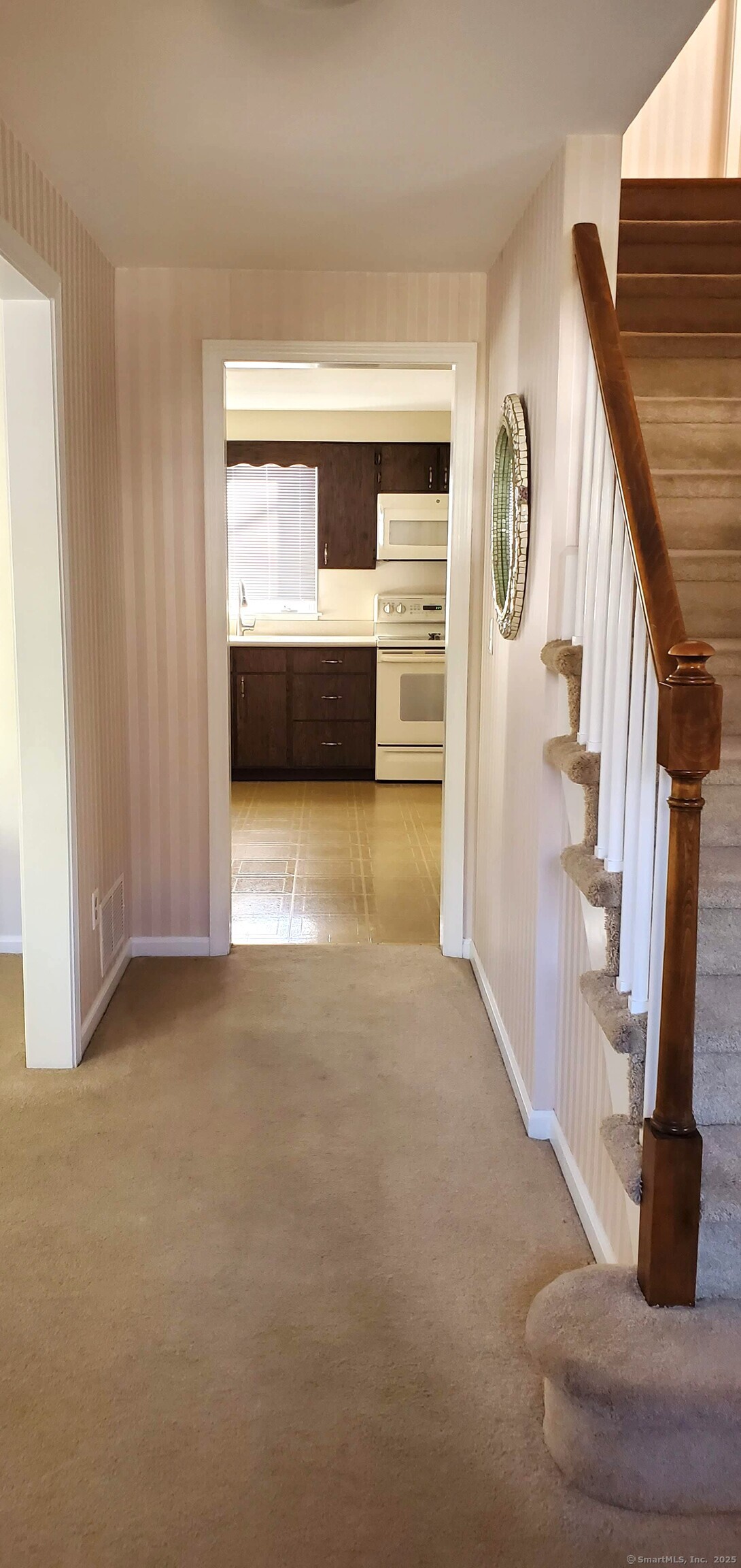24 Abby Lane, Hamden, Connecticut image 3