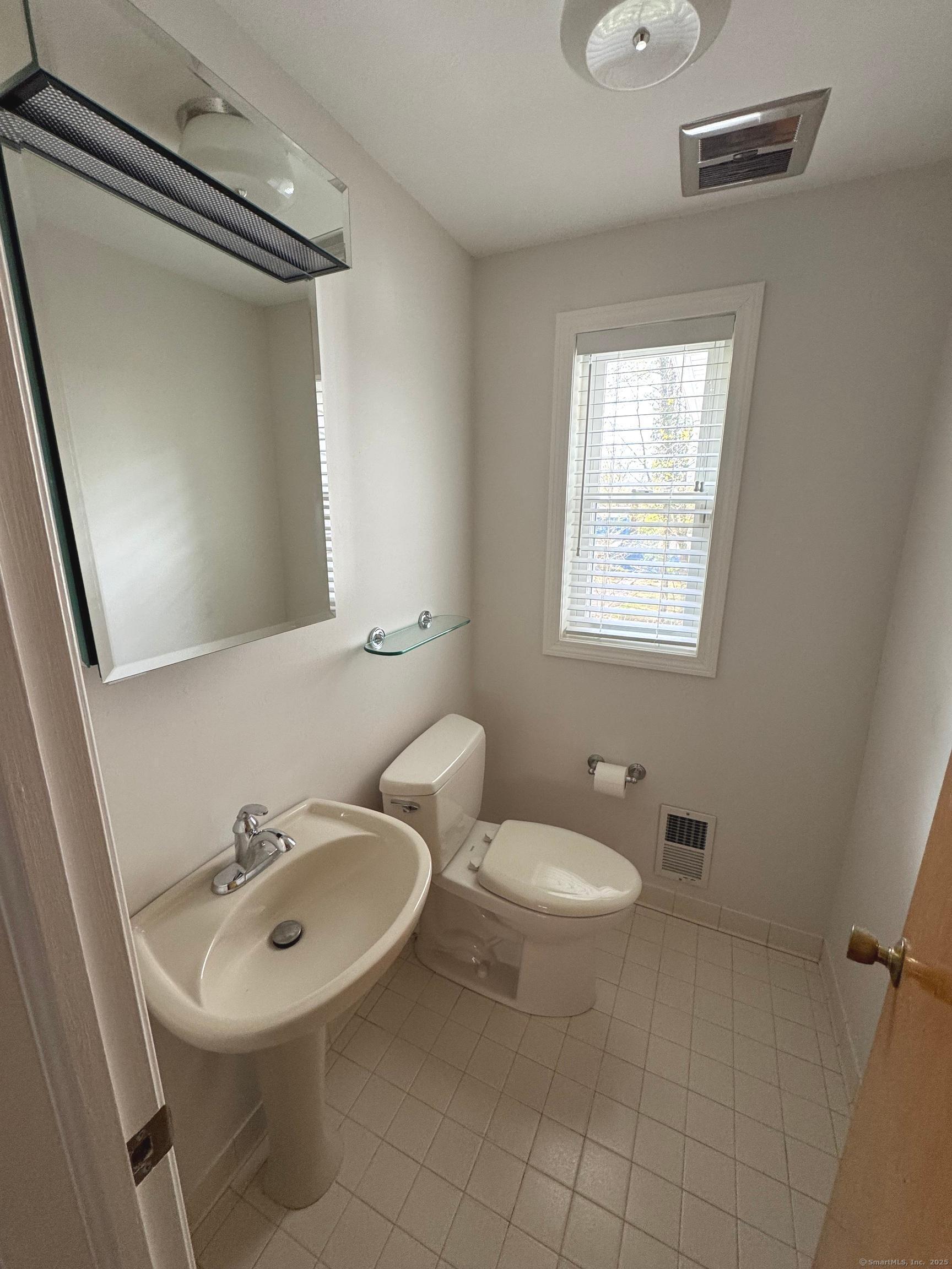 24 Abby Lane, Hamden, Connecticut image 8